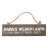 Wauw Houten Tuinladder Met Tekst “In Deze Mancave” -Lynn Dame Houten bord Papas werkplaats